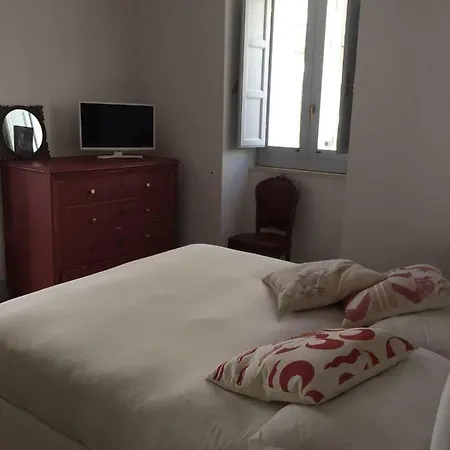 Apartman At First Sight *