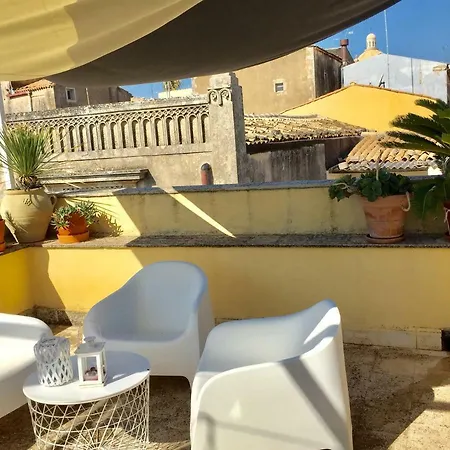 アパート At First Sight *