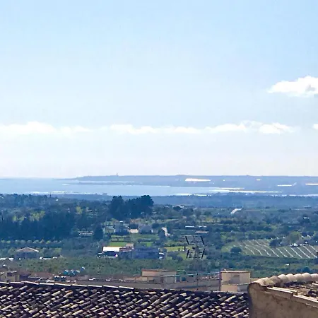 דירה At First Sight