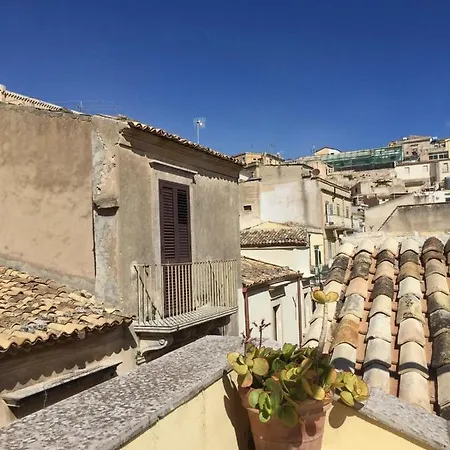 At First Sight דירה